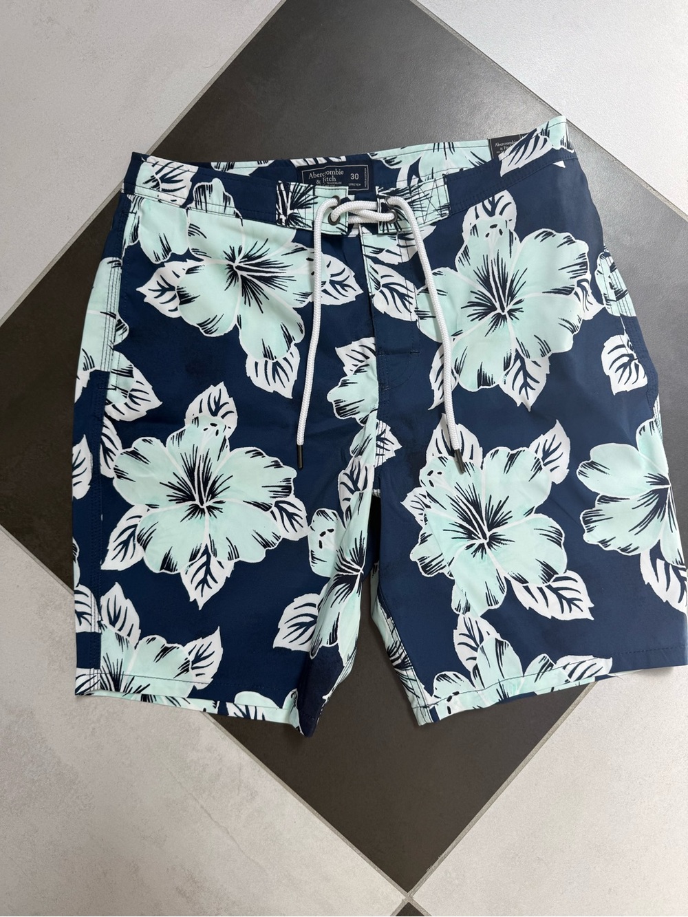 NWT Abercrombie & Fitch Navy Floral Swim Trunks